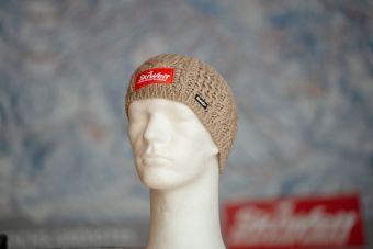 a mannequin head with a knit hat SKIWELT